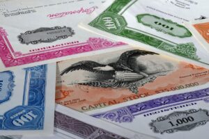 投資におけるリスクを考慮したETFの長期保有のメリットは？
